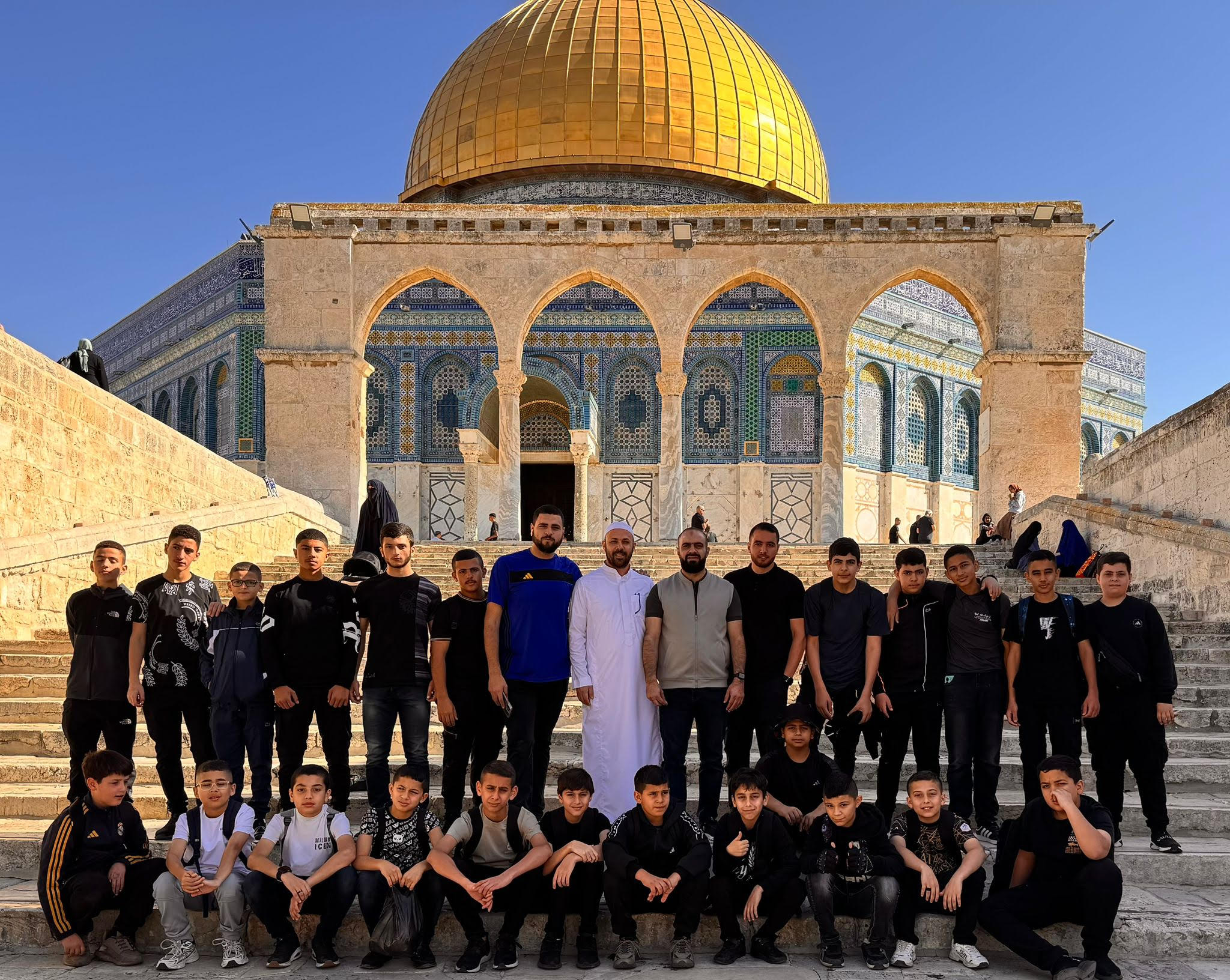 طلاب وطالبات دار القران الكريم - فرقان جلحولية في رحلة الى المسجد الاقصى المبارك